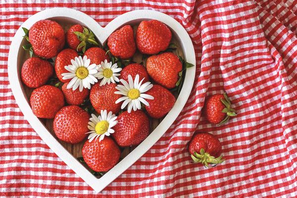 Simple Daily Activities Can Halve Women's Heart Attack Risk, Research Shows
