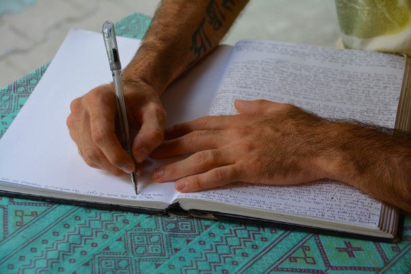 A Comprehensive Guide to Journaling for Mental Well-being